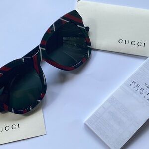 Women Authentic Gucci sunglasses